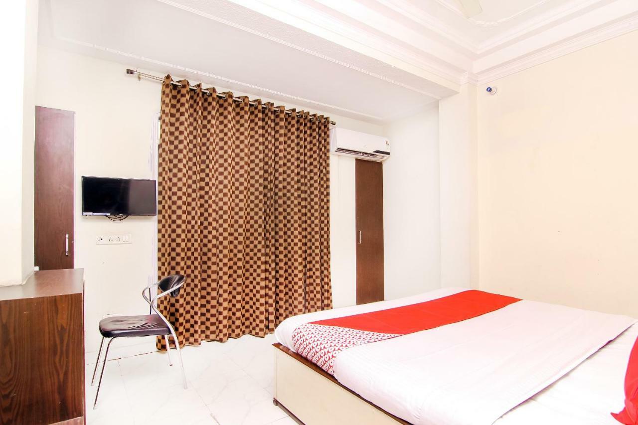 Oyo 14345 Hotel Panchsheel Varanasi Luaran gambar